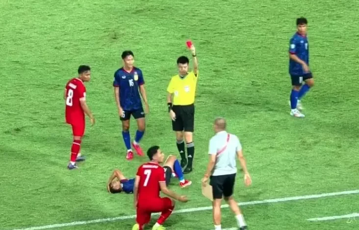 Netizen Geram Marselino Ferdinan Kartu Merah Lawan Laos: Lawan Vietnam Gimana Nih?