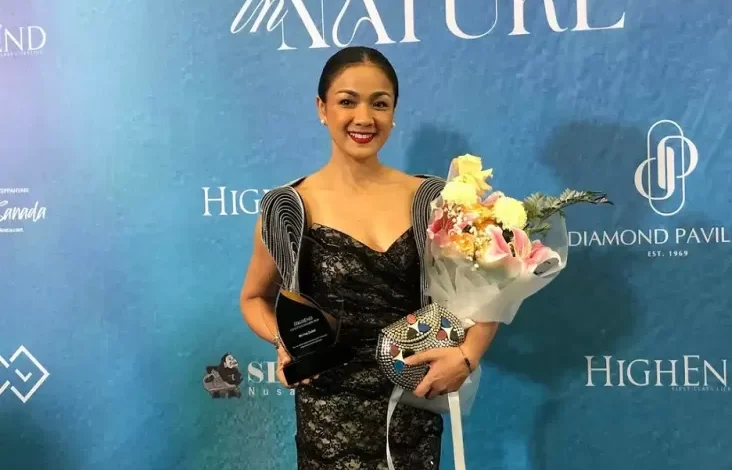 Nirina Zubir Bawa Pulang Piala I Fashion Festival & The Masterpiece 2024