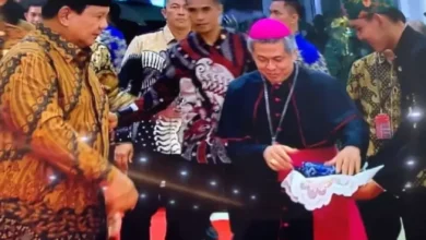 Prabowo Diberikan Kain Bentenan pada tempat Puncak Perayaan Natal Nasional 2024, Hal ini adalah Maknanya