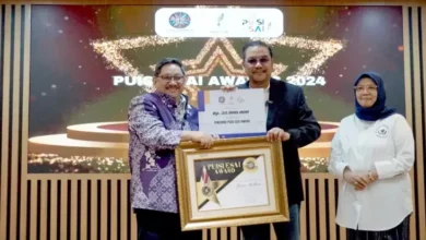 Sastrawan Malaysia, Datuk Jasni Terima Penghargaan Puisi Esai Award Pertama