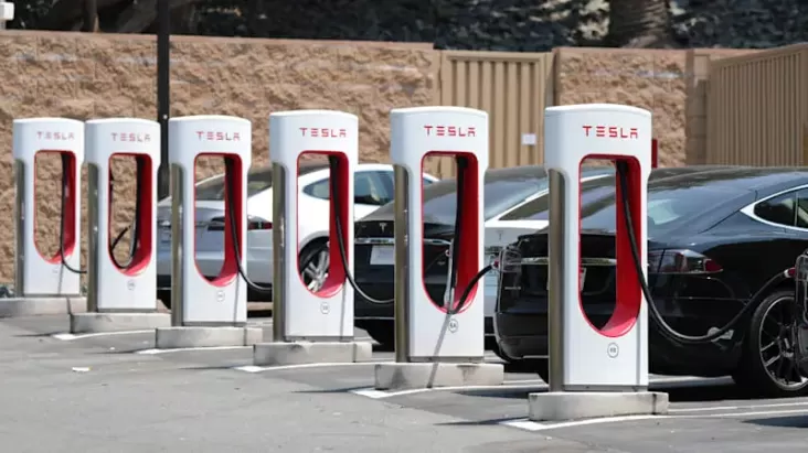 Tesla Tarik Kembali 700.000 Mobil, Ini adalah adalah Masalahnya