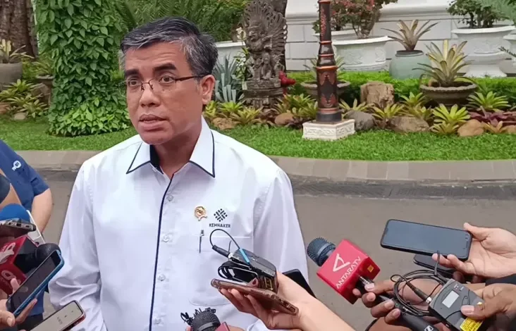 Upah Minimum 2025 Naik 6,5%, Menaker Terbitkan Aturan Teknis Besok