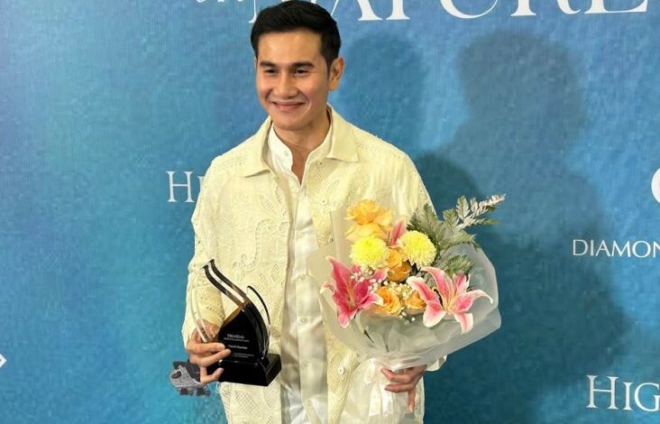 Vino Bastian Raih Penghargaan HighEnd Lifestyle Awards 2024: Hal ini Kado Akhir Tahun