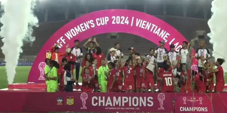 Viral, Momen Satoru Mochizuki Ikut Nyanyikan Indonesia Raya Saat Timnas Putri Juara Piala AFF 2024