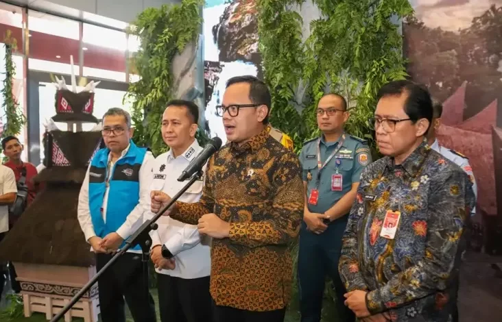 Wamendagri Bima Arya: Makan Bergizi Gratis Mulai Dijalankan Januari 2025
