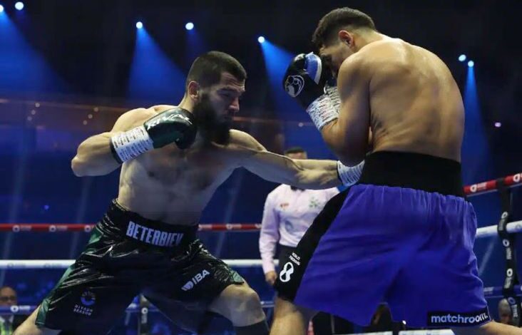 Artur Beterbiev Ogah Ulang Kesalahan, Hajar Dmitry Bivol Tanpa Ampun