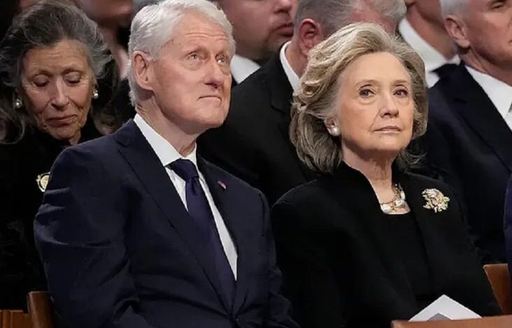 Bill Clinton Alami Gangguan Ingatan, Menunjukkan Ciri Parkinson