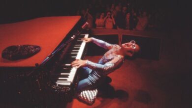 Elton John Yakin Kecerdasan Buatan Akan Merampas Penghasilan Artis