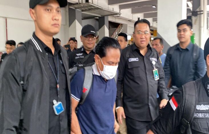 Kasus Ronald Tannur, Eks Ketua PN Surabaya Tiba pada Bandara Halim Langsung Dibawa ke Kejagung