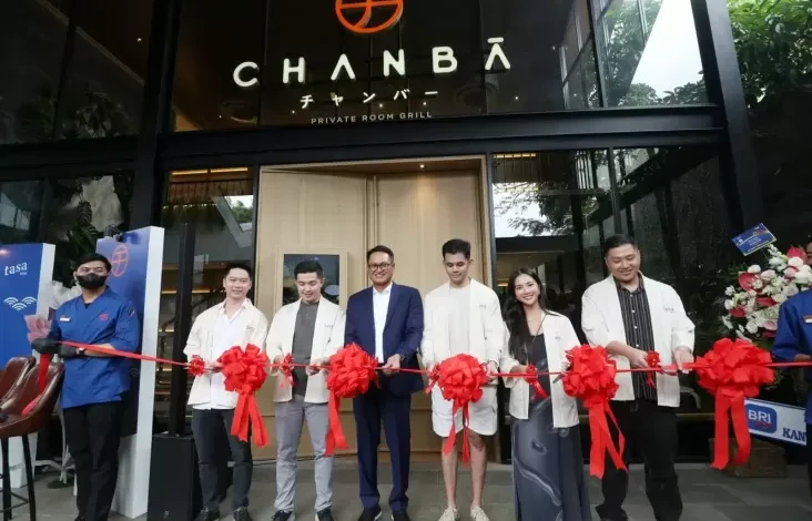 Kevin Sanjaya Buka Fakultas Ketiga Chanba Private Room Grill pada Puri Kembangan