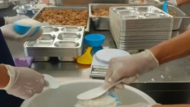 Mahfud MD Kritik Panduan Makan Gratis, dari Tiga Jari hingga Bernapas di Bejana