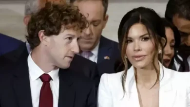 Mark Zuckerberg Kepergok Mengintip Belahan Dada Lauren Sanchez pada tempat Pelantikan Donald Trump