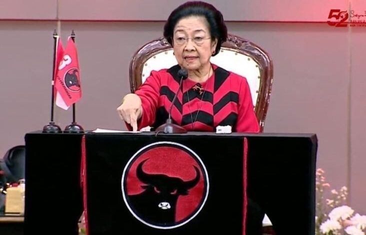 Megawati di area di Hadapan Kadernya: Kalau Enggak Cocok Sama PDIP Keluar Aja, Jangan Terus Plintat-plintut