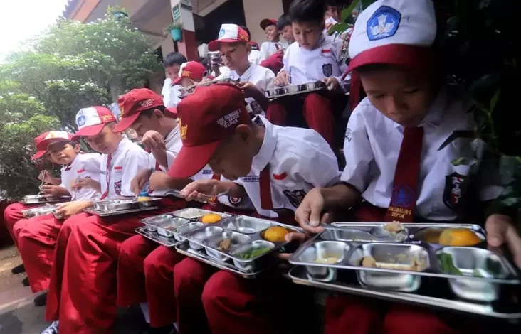 Menengok Anggaran Makan Bergizi Gratis yang yang disebutkan Dimulai Serentak Hari Hal ini