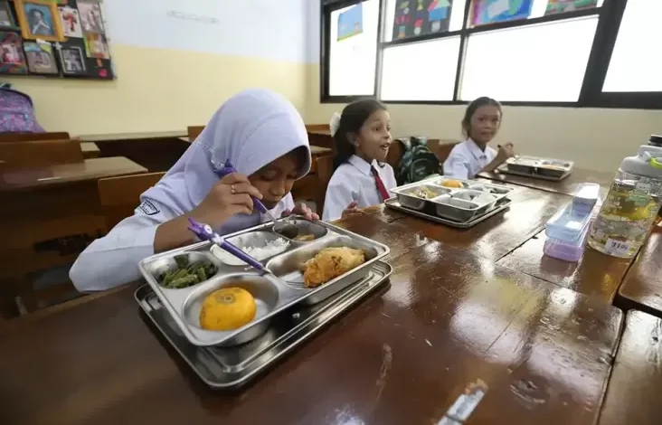Mengintip Aneka Menu Makan Bergizi Gratis di dalam area Berbagai Daerah Indonesia