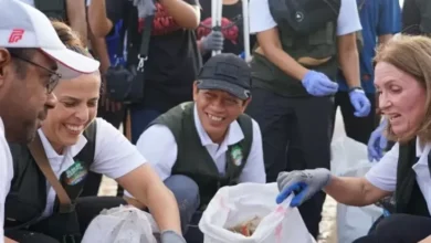 Menteri Hanif Faisol Ajak 8.600 Relawan Bersihkan Sampah Plastik di area tempat Pantai Bali