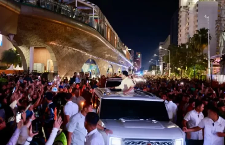Momen Prabowo Sapa Warga DKI Ibukota dalam pada Bundaran Hotel Indonesia