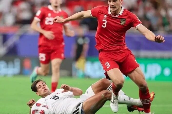Netizen Serukan Elkan Baggott Kembali ke Timnas Indonesia