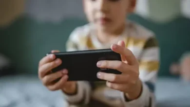 eksekutif Indonesia Kaji Aturan Batas Usia Medsos, Bye-Bye TikTok untuk Anak di area tempat Bawah Umur?