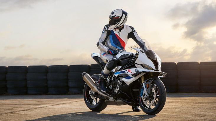 Sasis BMW M 1000 RR Dilarang Digunakan di dalam area WSBK