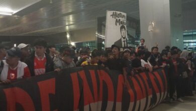 Terima Kasih STY! Suporter Timnas Indonesia Antar Kepulangan Shin Tae-yong ke Korea