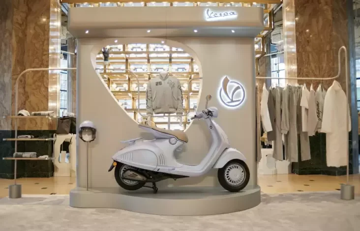 Vespa 946 Snake: Ular Kutub Edisi Terbatas nan Elegan, semata-mata Diproduksi 888 Unit