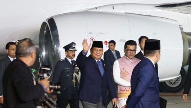 WNI di dalam pada India Antusias Sambut Prabowo: Tak Disangka Bapak Jabat Tangan Kita