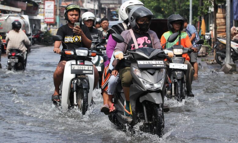 Cara mengatasi motor mogok setelahnya menerjang banjir