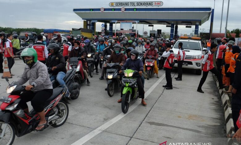 Alasan mengapa kendaraan beroda dua motor dilarang masuk jalan tol pada Indonesia
