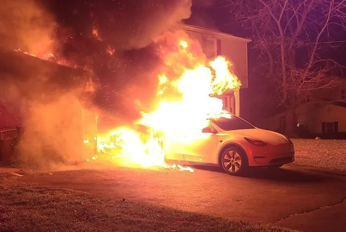 Banyak Mobil Listrik Terbakar, Baterai Lithium yang dimaksud digunakan Tahan Api Diciptakan