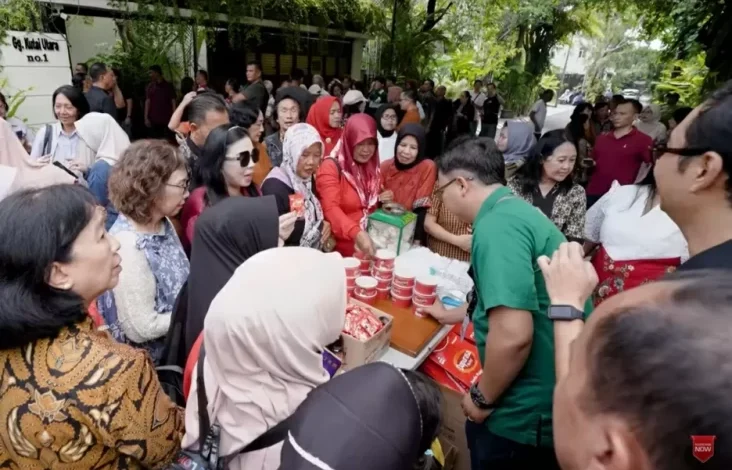 Chef Arnold Buka Gerobak Nasi Goreng Depan Rumah Pak Jokowi di tempat tempat Solo