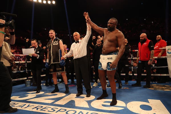 Derek Chisora Berdarah-darah Hancurkan Otto Wallin dalam tempat Pertarungan Terakhirnya