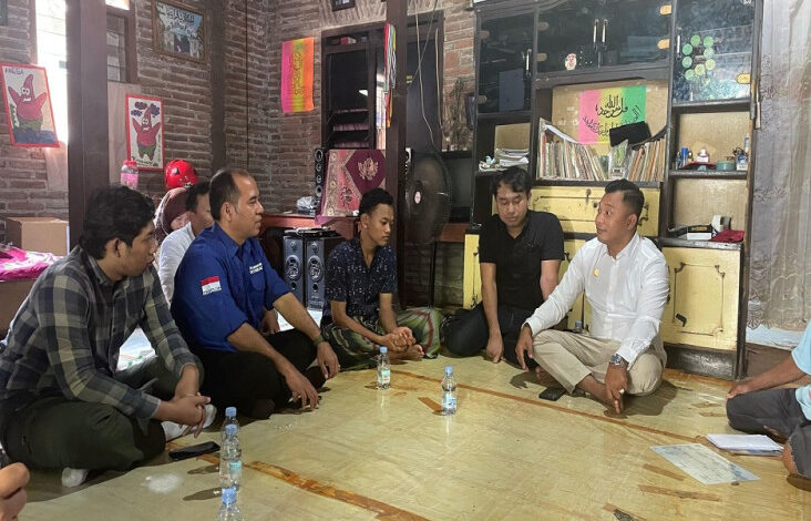 Gus Miftah Bantu Remaja Yatim Piatu yang tersebut digunakan Viral Gegara Curi Pisang demi Adik