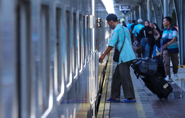 Tiket Kereta H-2 Lebaran 2025 Cetak Penjualan Tertinggi