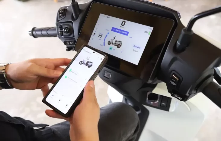 Honda CUV e: RoadSync Duo: Navigasi, Musik, Telepon pada Satu Kendaraan!