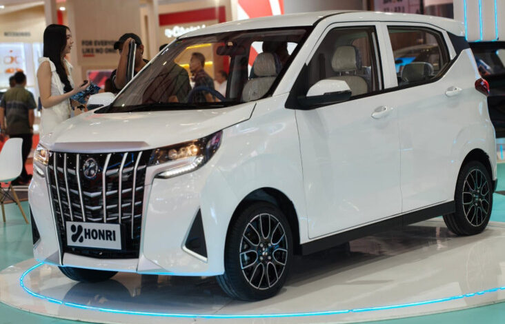 Honri Boma Mobil Listrik Mini Mirip Toyota Alphard Pendatang Baru di tempat di IIMS 2025