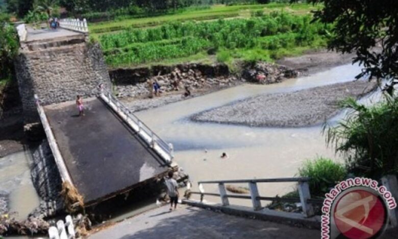 Jembatan ambruk di area area Korea Selatan tewaskan empat pekerja bangunan