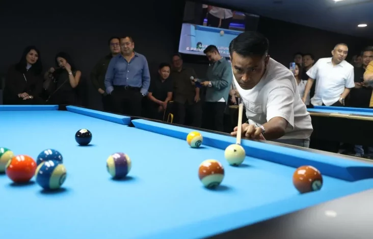 Judika Unjuk Kemampuan Bermain Biliar di dalam pada Depan Hary Tanoesoedibjo kemudian Kevin Sanjaya