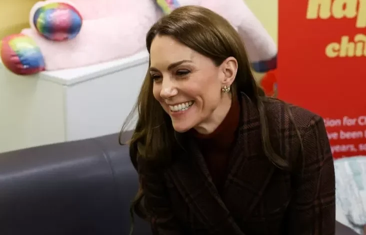 Kate Middleton Diteriaki seperti Serigala pada waktu Mengunjungi Penjara Wanita