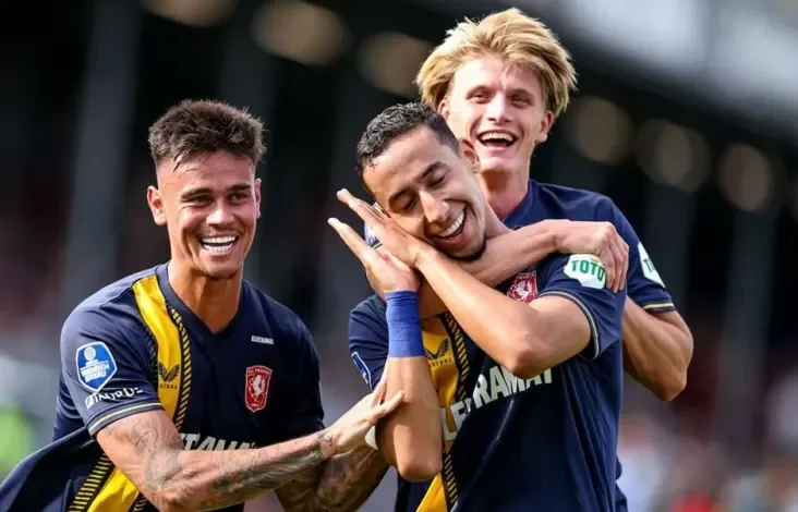Mees Hilgers Berpeluang Pecahkan Rekor Transfer Bek pada tempat FC Twente, Tapi Ada Ancaman!