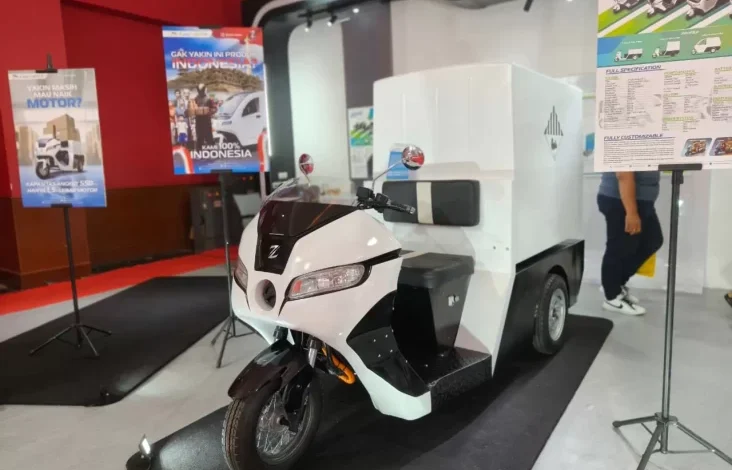 Motor Listrik Roda 3 Buatan Indonesia Hadir di dalam di IIMS 2025