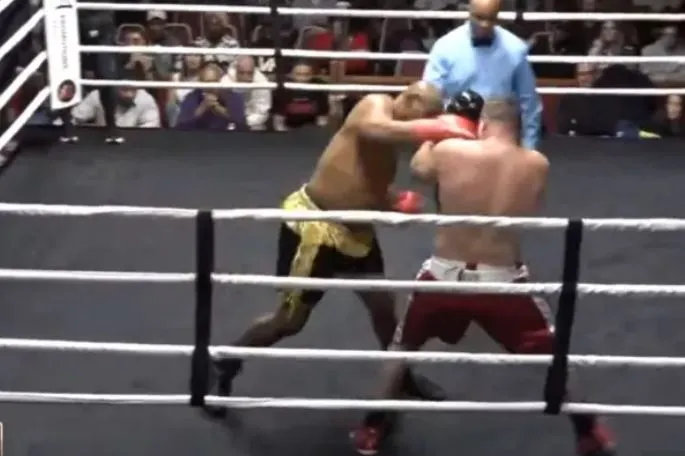 Oliver McCall yang dimaksud yang disebutkan Meng-KO Lennox Lewis Memenangkan dalam tempat Usia 59: Aku KO Jake Paul