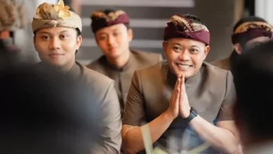 Punya Cucu, Sule Sering Diajak Salat Bareng Rizky Febian