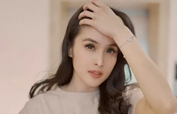 Sebelum Jadi Orang Kaya, Sandra Dewi Datang ke Ibukota Indonesia cuma Bawa Baju kemudian juga Buku