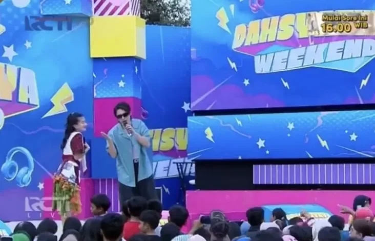 Seru! Ghea Youbi dan juga Rafael Tan Bagi-bagi Rambutan di tempat tempat Dahsyatnya Weekend Garut