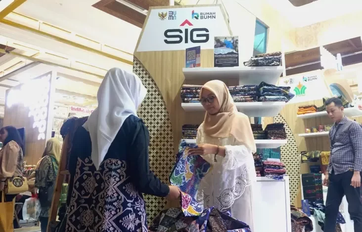 SIG Pamer UMKM Binaan Batik Lasem lalu Saleen pada area Inacraft 2025
