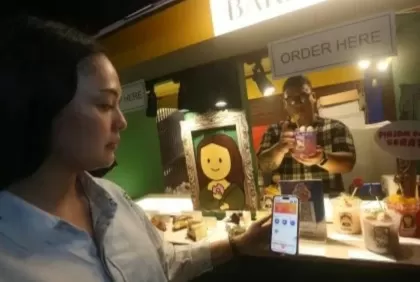 15 Bank kemudian Nonbank Siap Implementasikan QRIS Tap, Bayar Cukup Tempelkan HP