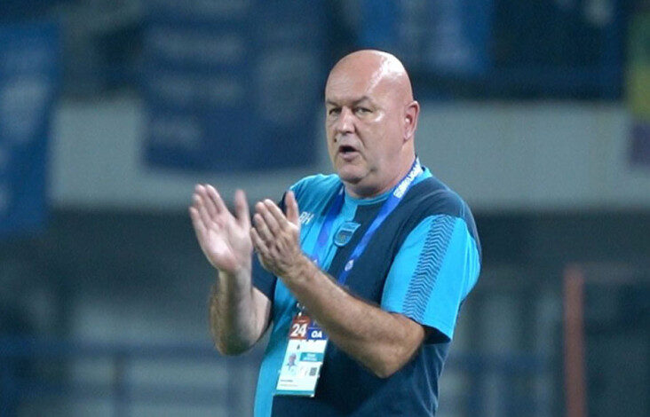 Bojan Hodak Ubah Pola Latihan Persib Bandung di dalam pada Periode Ramadan