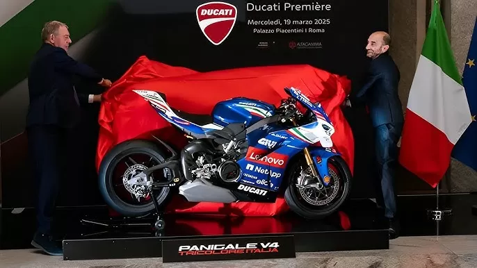 Ducati Panigale V4 Tricolore Italia, Kado Spesial Buat Pecco Bagnaia