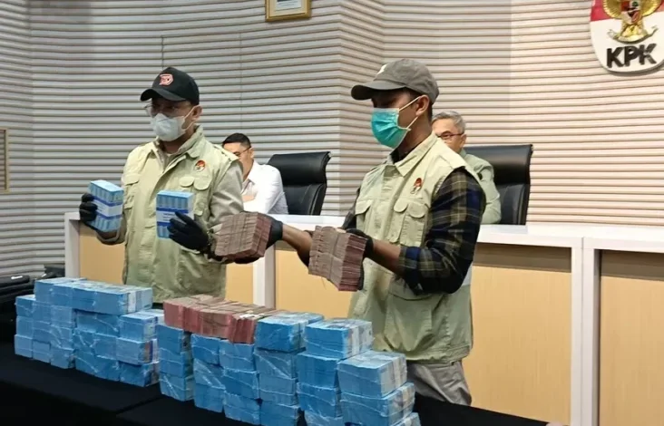 Kronologi OTT 3 Anggota DPRD OKU juga Kepala Dinas, Uang Rp2,6 Miliar hingga Fortuner Diamankan